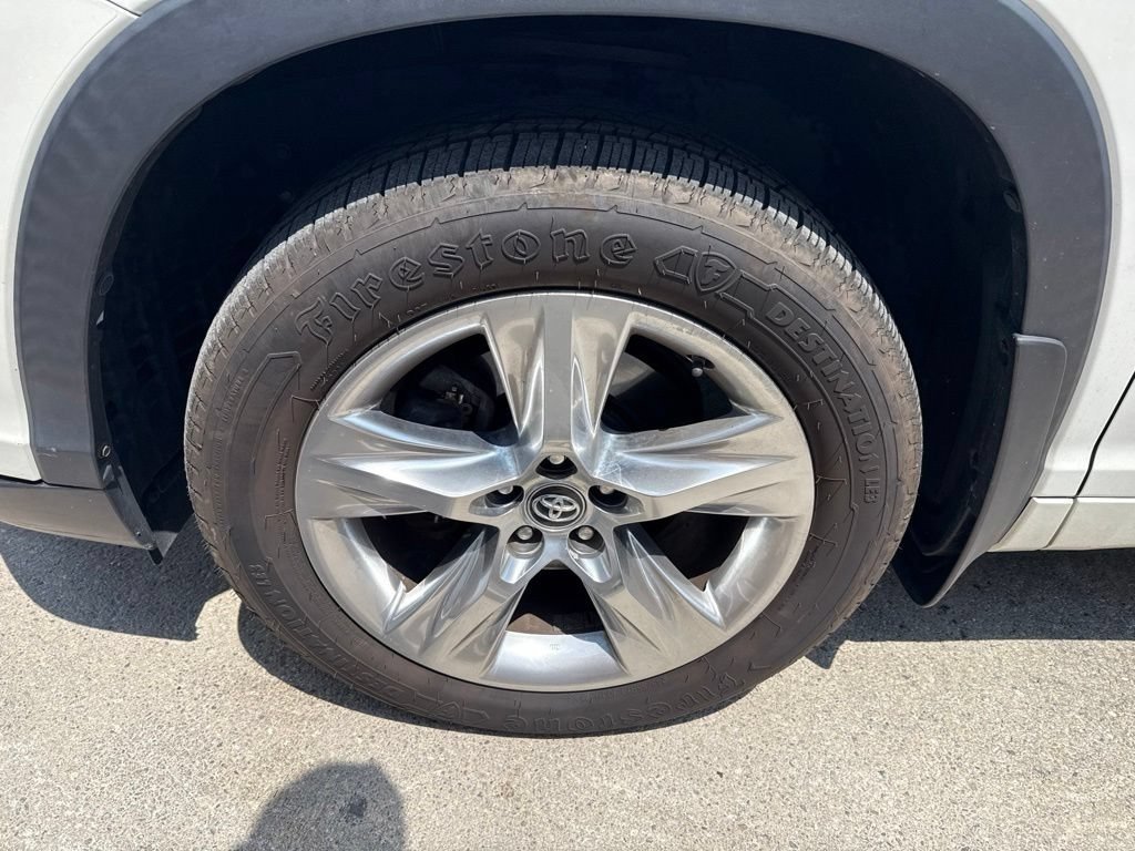 Used 2016 Blizzard Pearl Toyota Limited Platinum V6 image 12