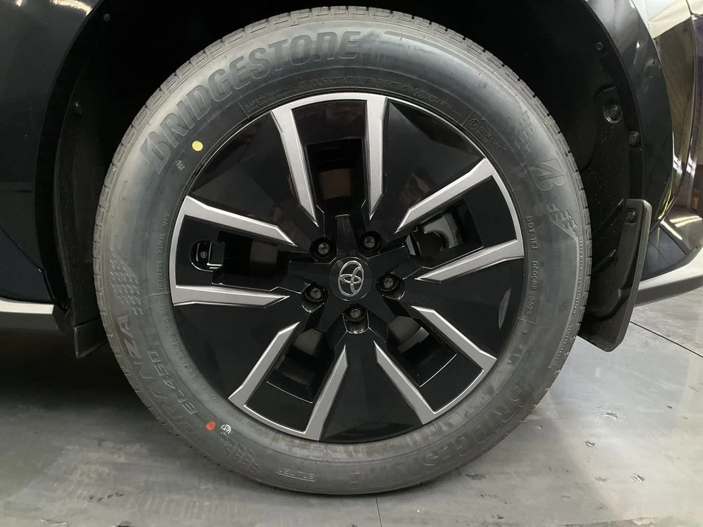 2026 Toyota bZ XLE - Photo 25