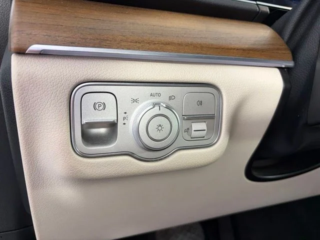 Used 2022 White Mercedes-Benz GLE 350 image 20