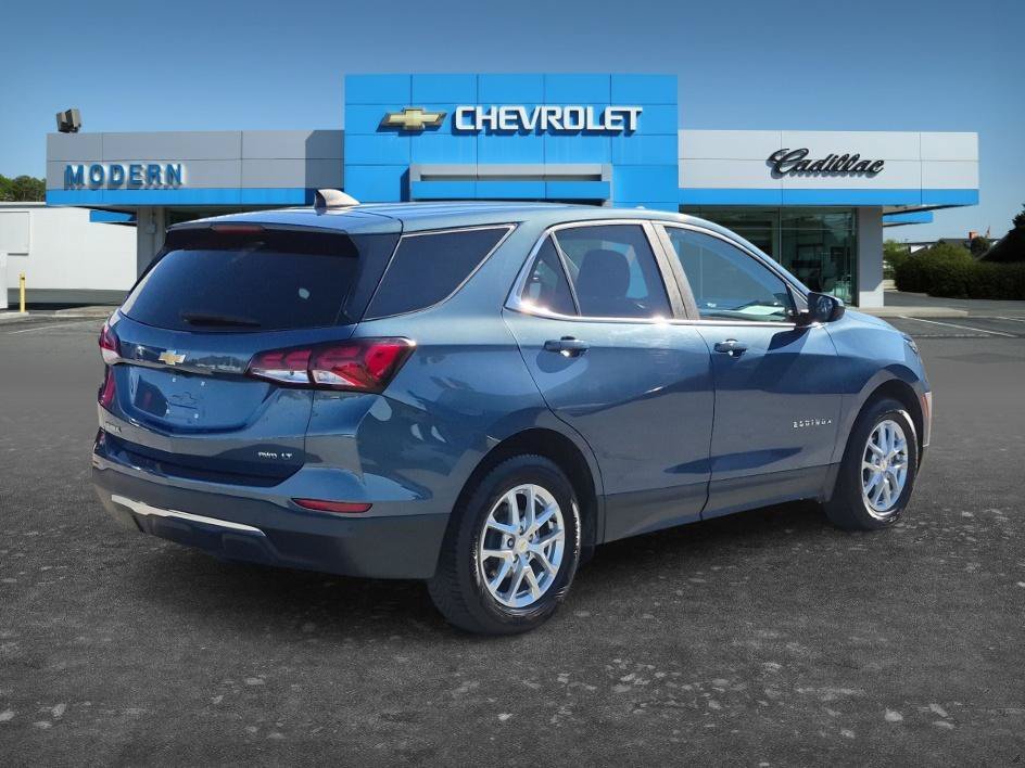 Used 2024 Lakeshore Blue Metallic Chevrolet LT image 5