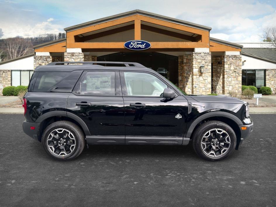 New 2026 Shadow Black Ford Outer Banks® image 4