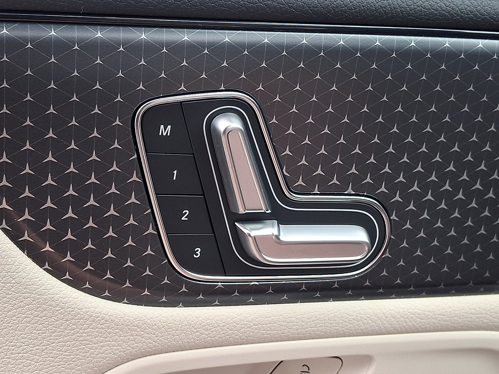 2025 Mercedes-Benz GLA GLA250 - Photo 25