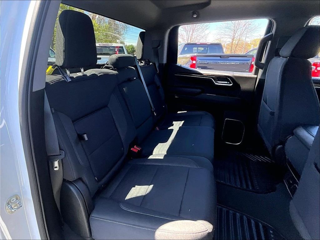 Used 2023 White GMC Elevation image 15
