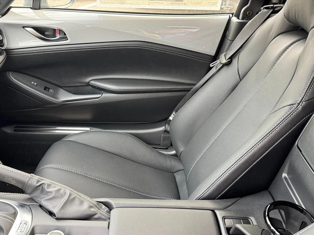2025 Mazda MX-5 Miata Grand Touring - Photo 6