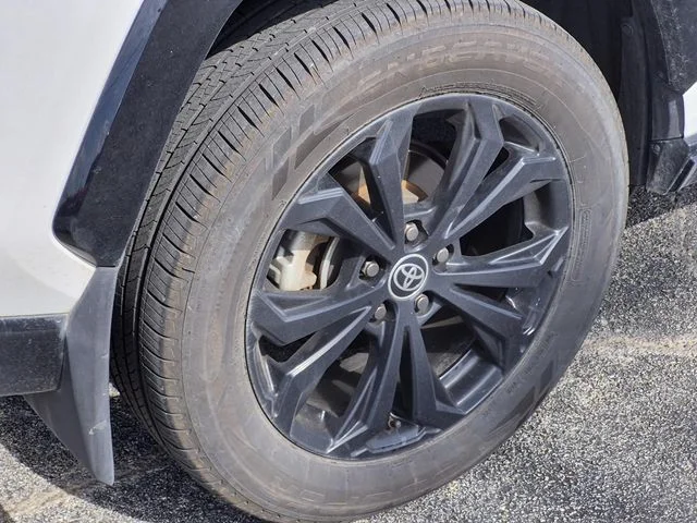 Used 2023 Wind Chill Pearl/Midnight Black Metallic Toyota XSE image 4
