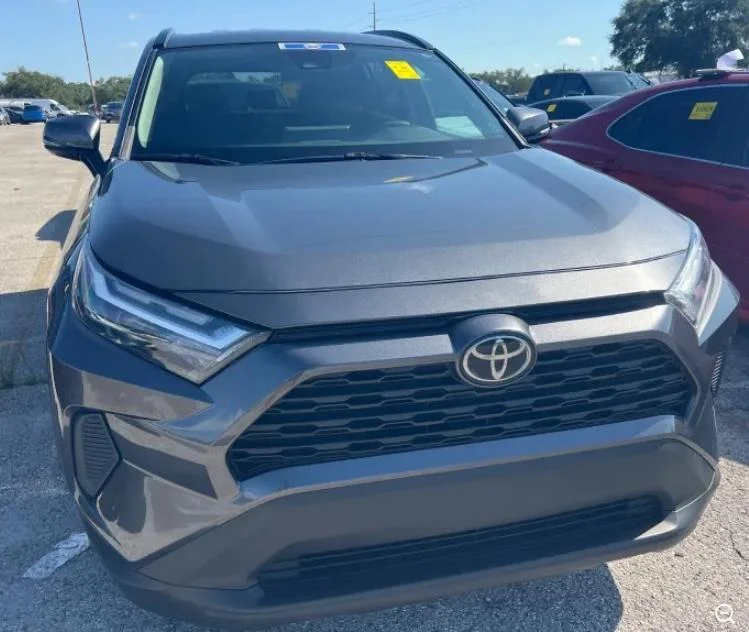 Used 2023 Silver Toyota XLE image 2
