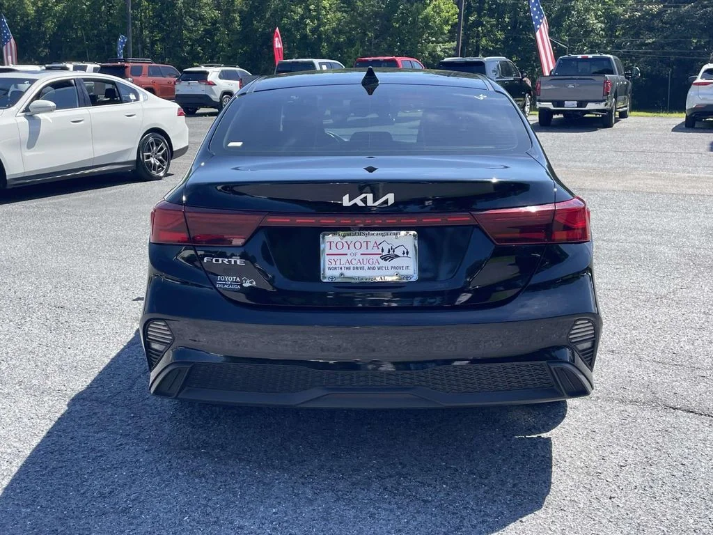 Used 2024 Aurora Black Kia LXS image 3