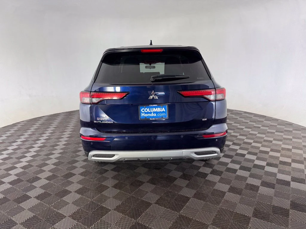 Used 2023 Blue Mitsubishi SE image 6
