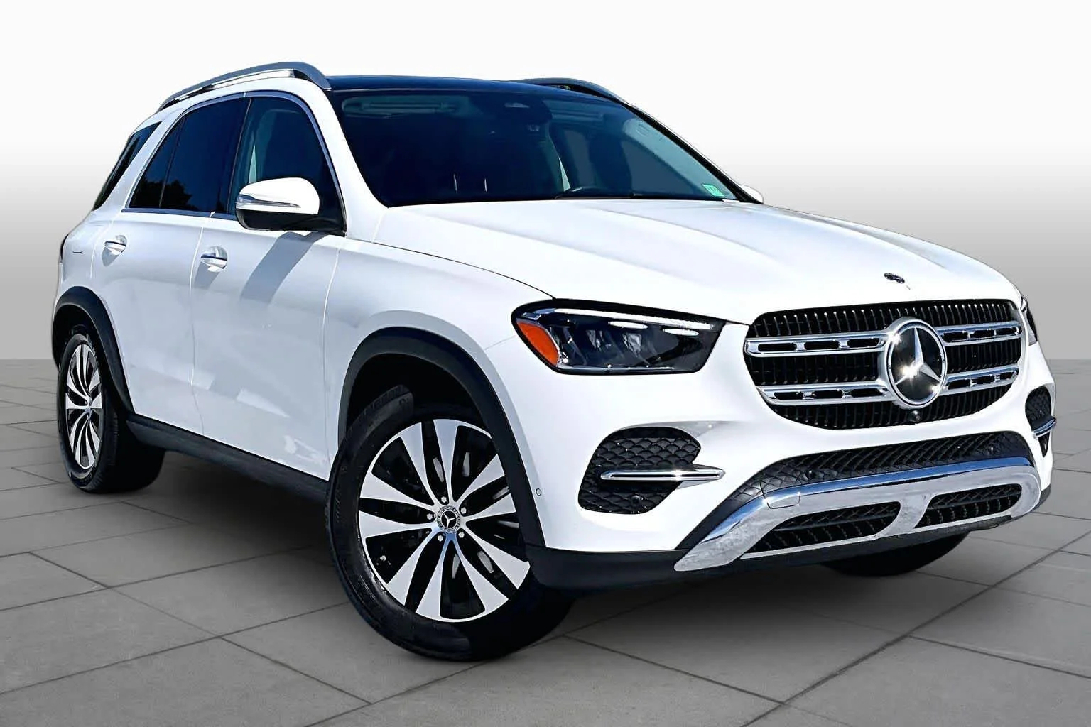 Used 2026 Polar White Mercedes-Benz GLE 350 image 3
