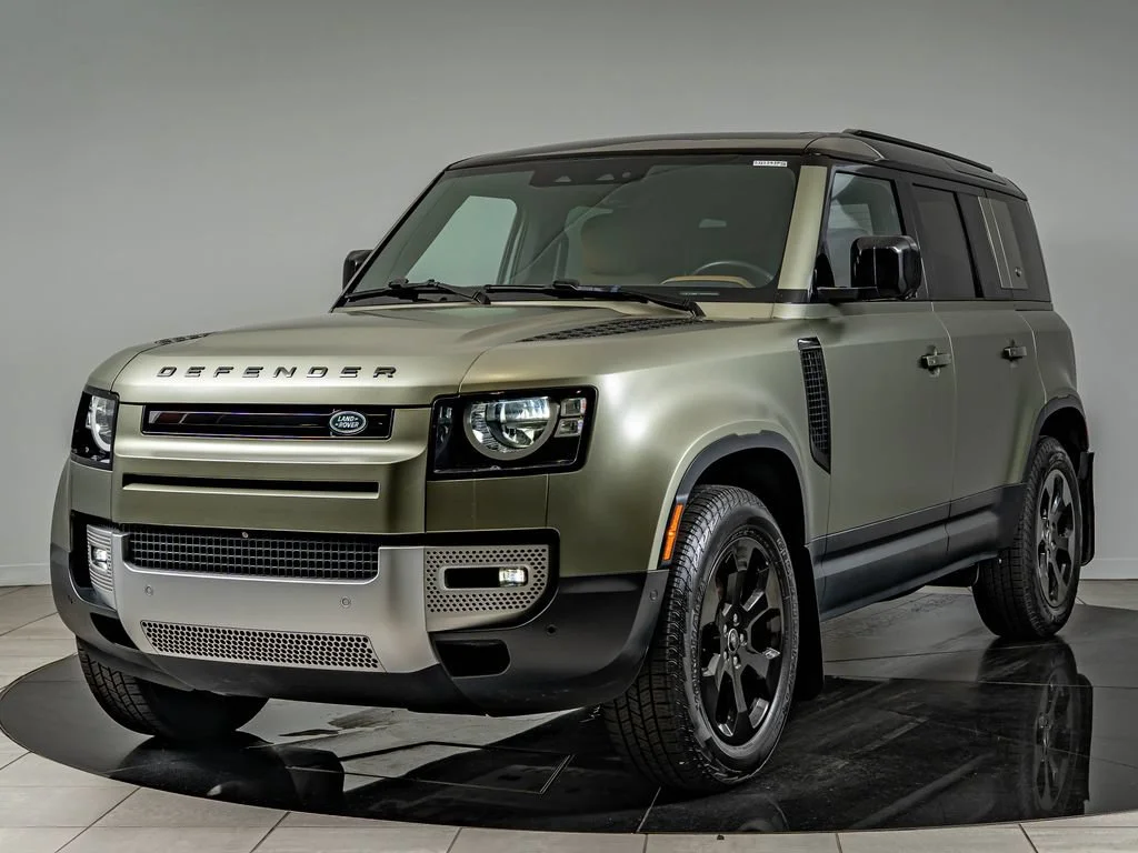 Used 2023 Pangea Green Metallic Land Rover S image 1