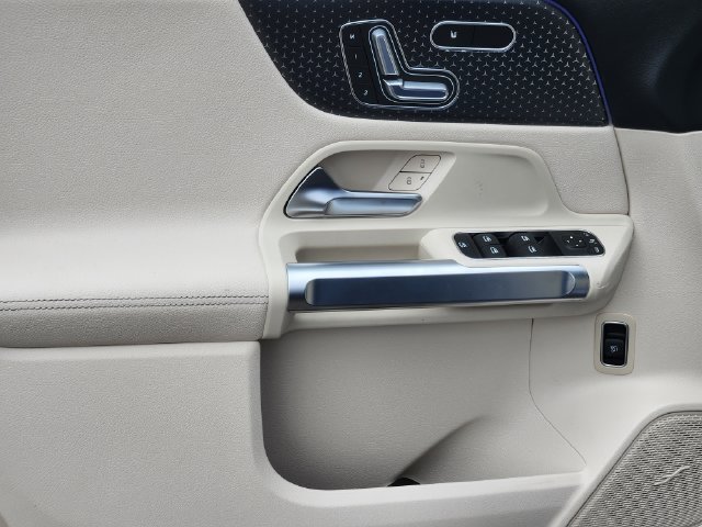 New 2026 Starling Blue Metallic Mercedes-Benz GLB 250 image 10
