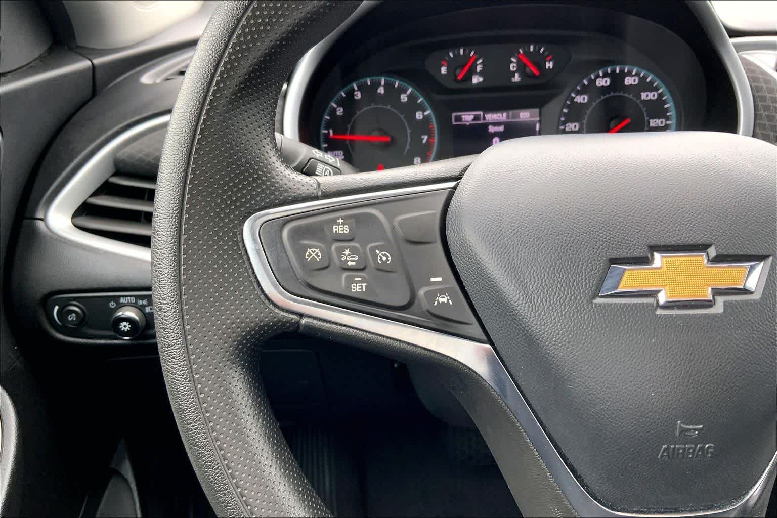 Used 2024 Summit White Chevrolet LT image 23