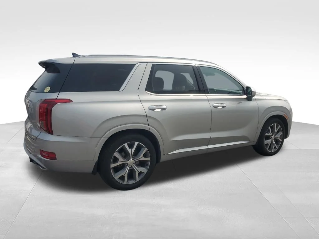 Used 2022 Silver Hyundai Limited image 6