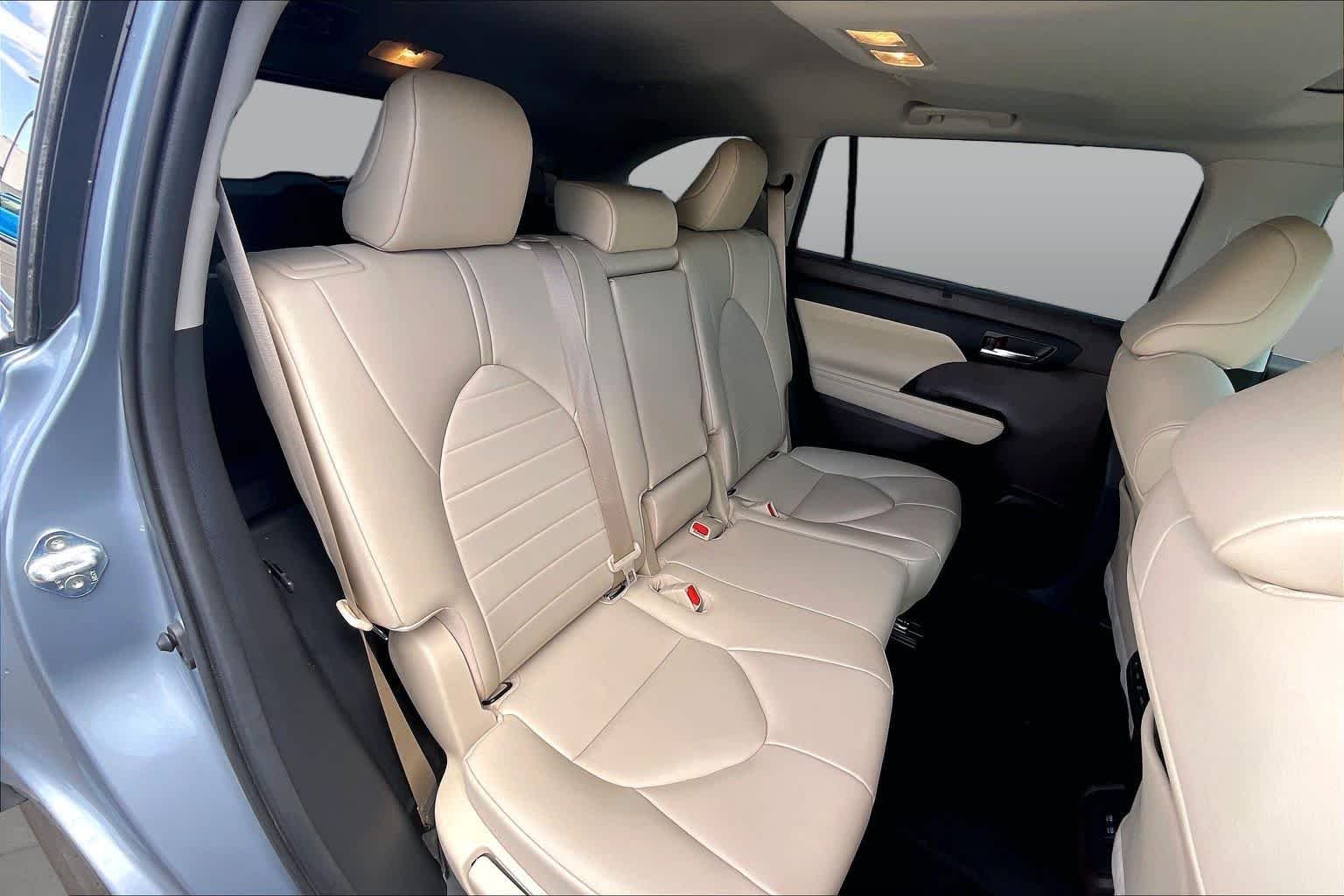 Used 2021 Moon Dust Toyota XLE image 20