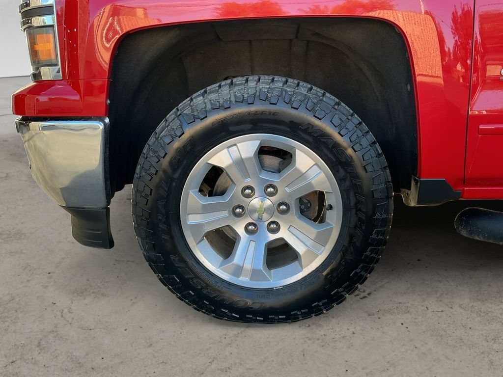 Used 2015 VICTORY RED Chevrolet LT image 9