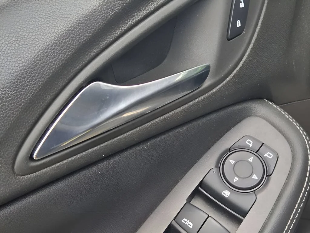 Certified Used 2023 Ebony Twilight Metallic Buick Select image 19