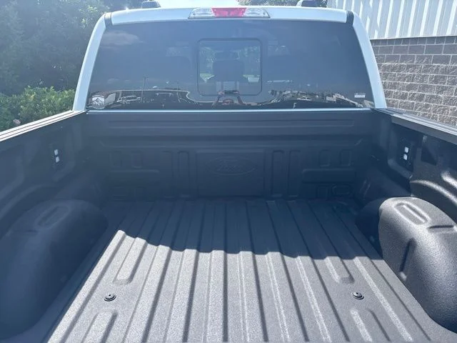 New 2026 Oxford White Ford XLT image 12