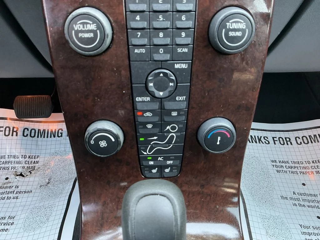 Used 2007 Silver Volvo 2.4i image 16
