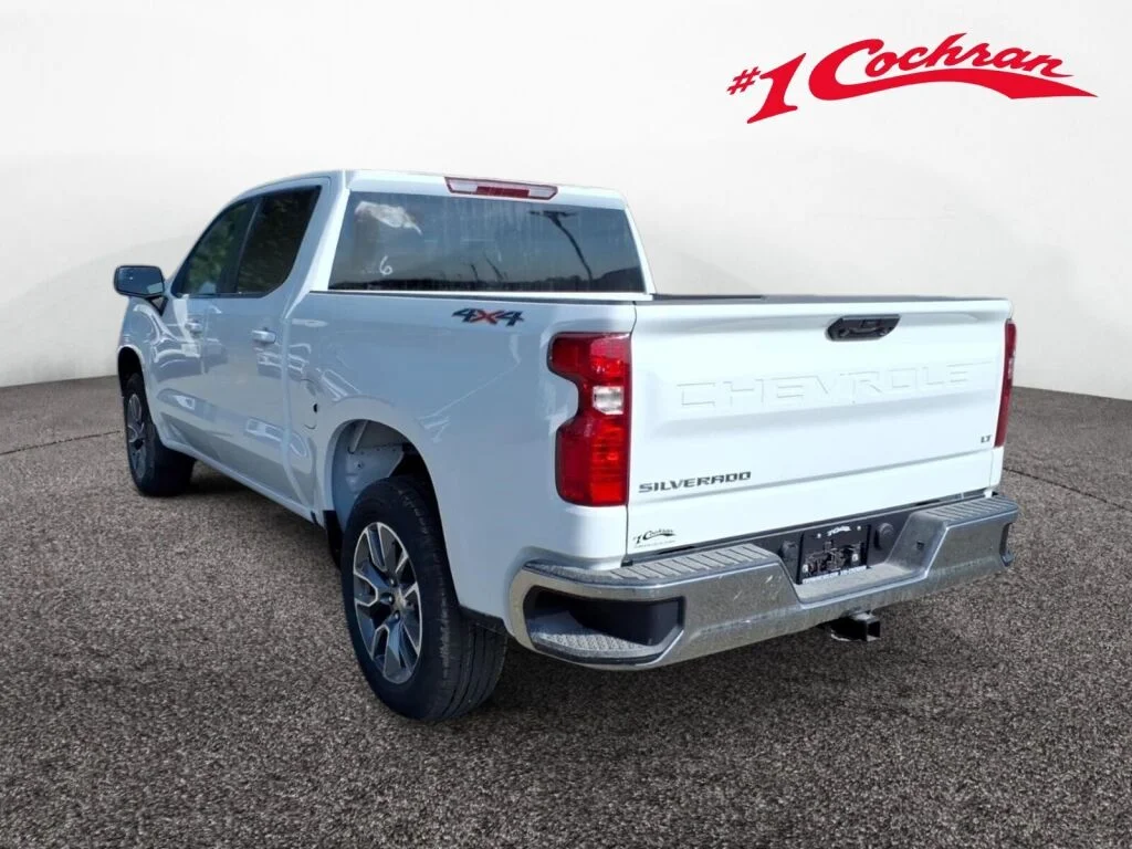 New 2026 Summit White Chevrolet LT image 4