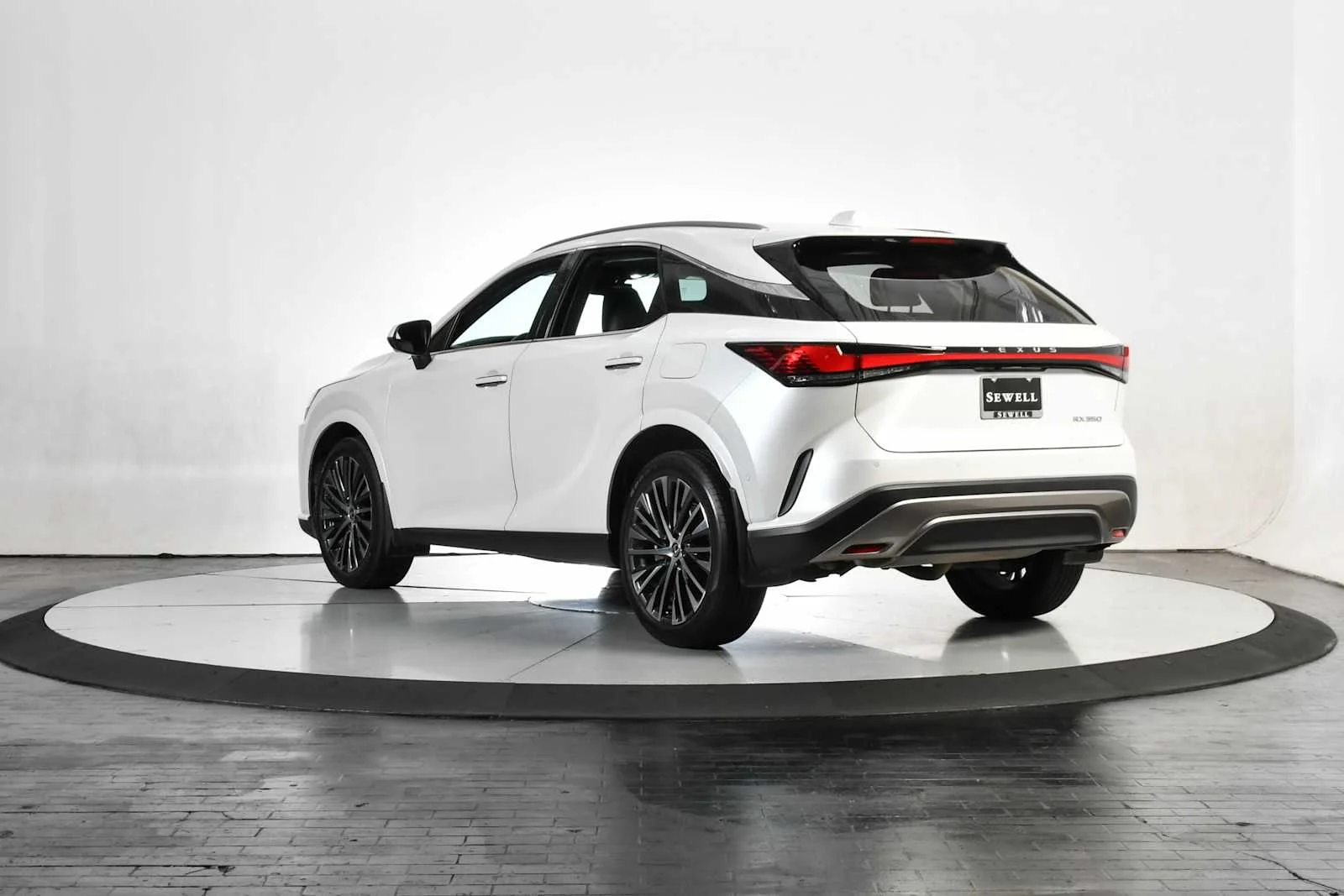 Used 2024 Eminent White Pearl Lexus Premium Plus image 4