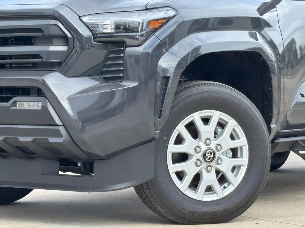 2025 Toyota Tacoma SR5 - Photo 28