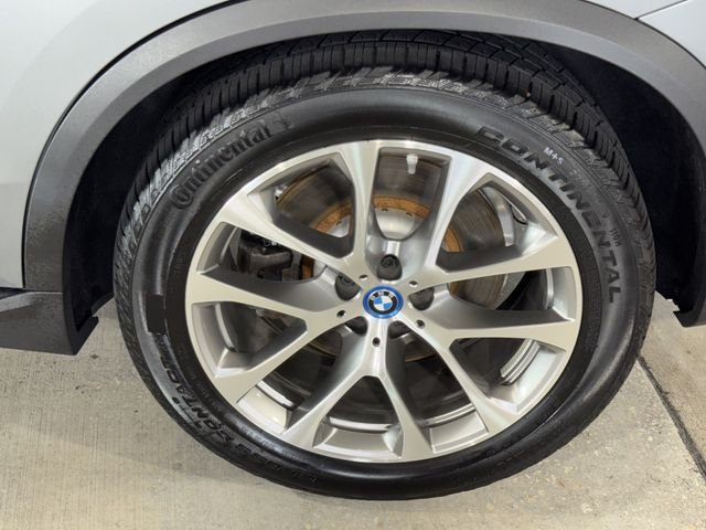 Certified Used 2025 Skyscraper Grey Metallic BMW xDrive50e image 36