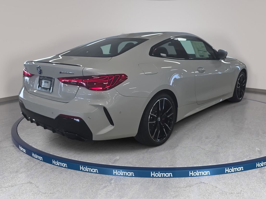 New 2027 Mineral White Metallic BMW M440i xDrive image 4