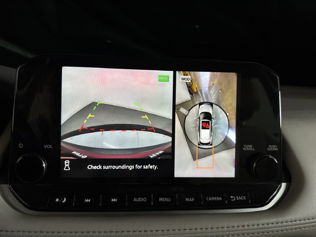 Used 2023 Scarlet Nissan SL image 30