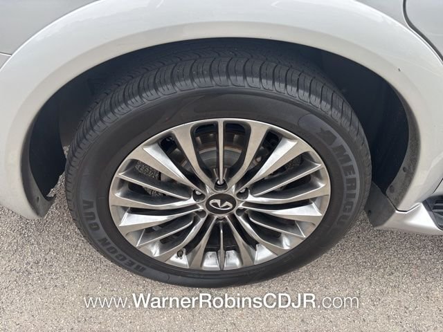 Used 2019 Silver INFINITI LUXE image 6