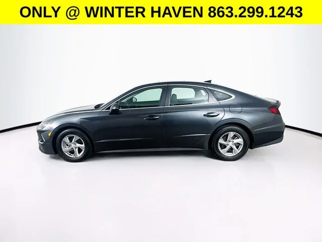 Used 2023 Gray Hyundai SE image 4
