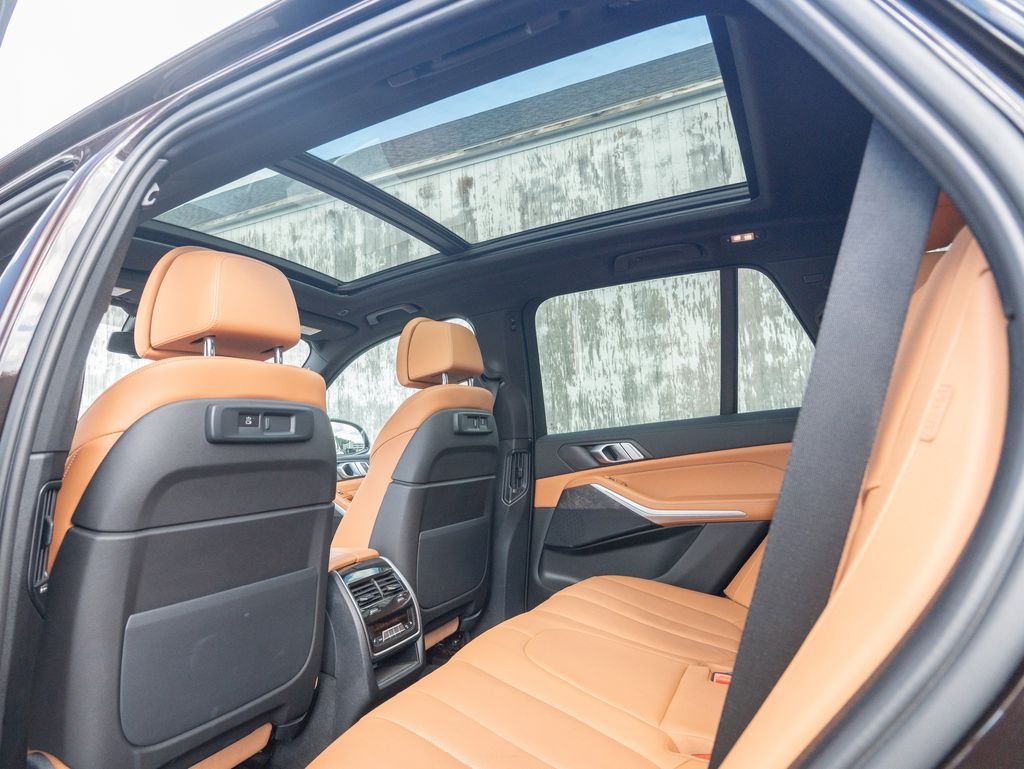Used 2022 Brown BMW xDrive40i image 35