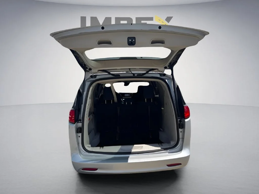 Used 2023 Silver Chrysler LX image 36