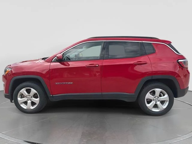 Used 2019 Red Jeep Latitude image 7