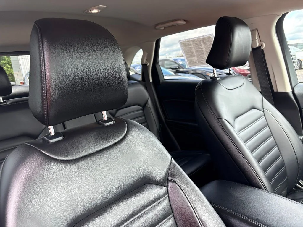 Used 2024 Oxford White Ford SEL image 35