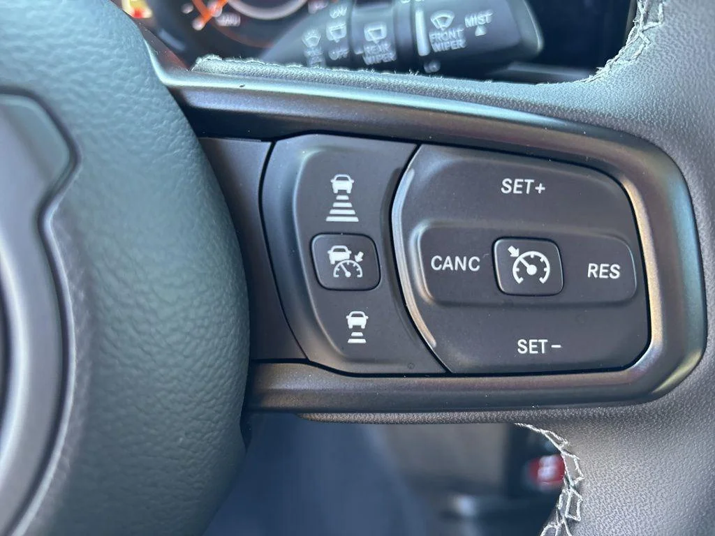 Used 2025  Jeep Rubicon image 22