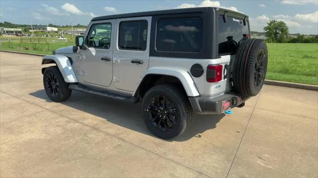 New 2023 Silver Zynith Clear-Coat Exterior Paint Jeep Sahara 4xe image 6