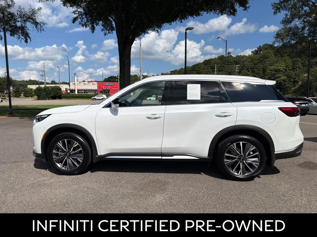 Certified Used 2026 Radiant White INFINITI LUXE image 7