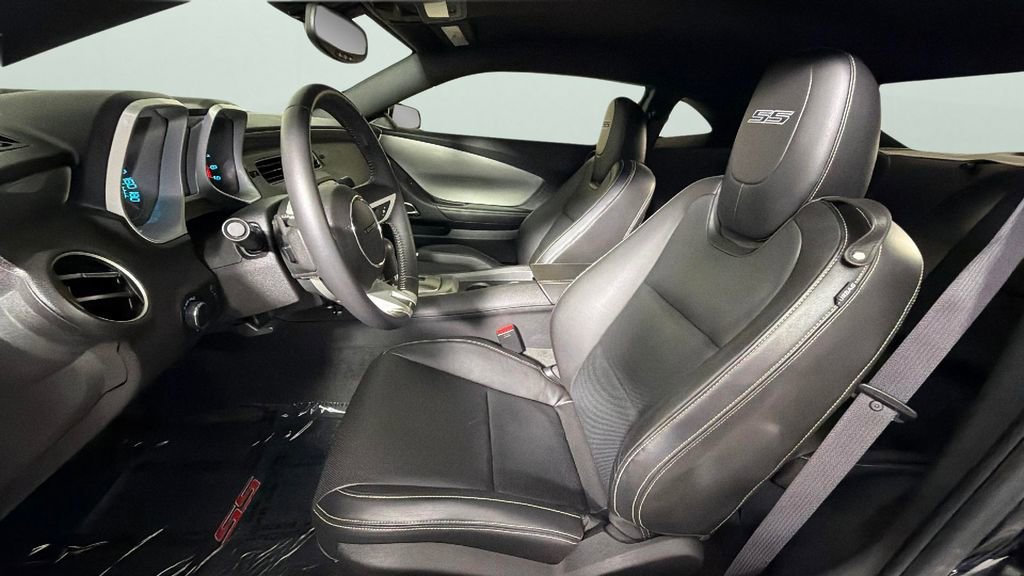 Used 2010 Black Chevrolet 2SS image 17