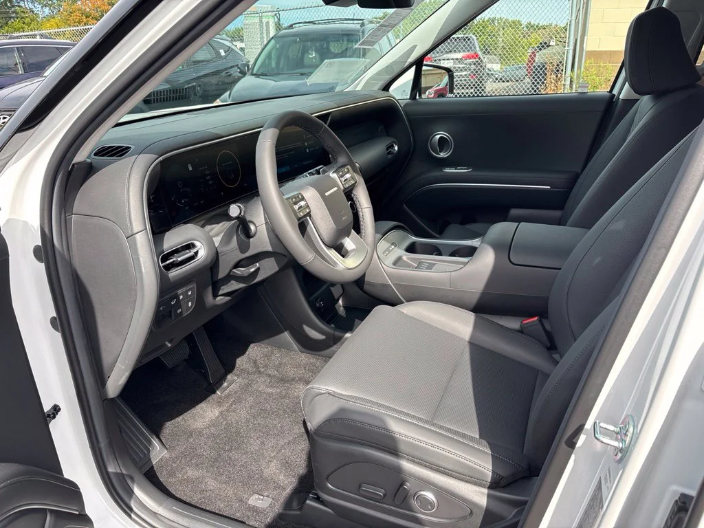 New 2027 White Hyundai SEL image 11