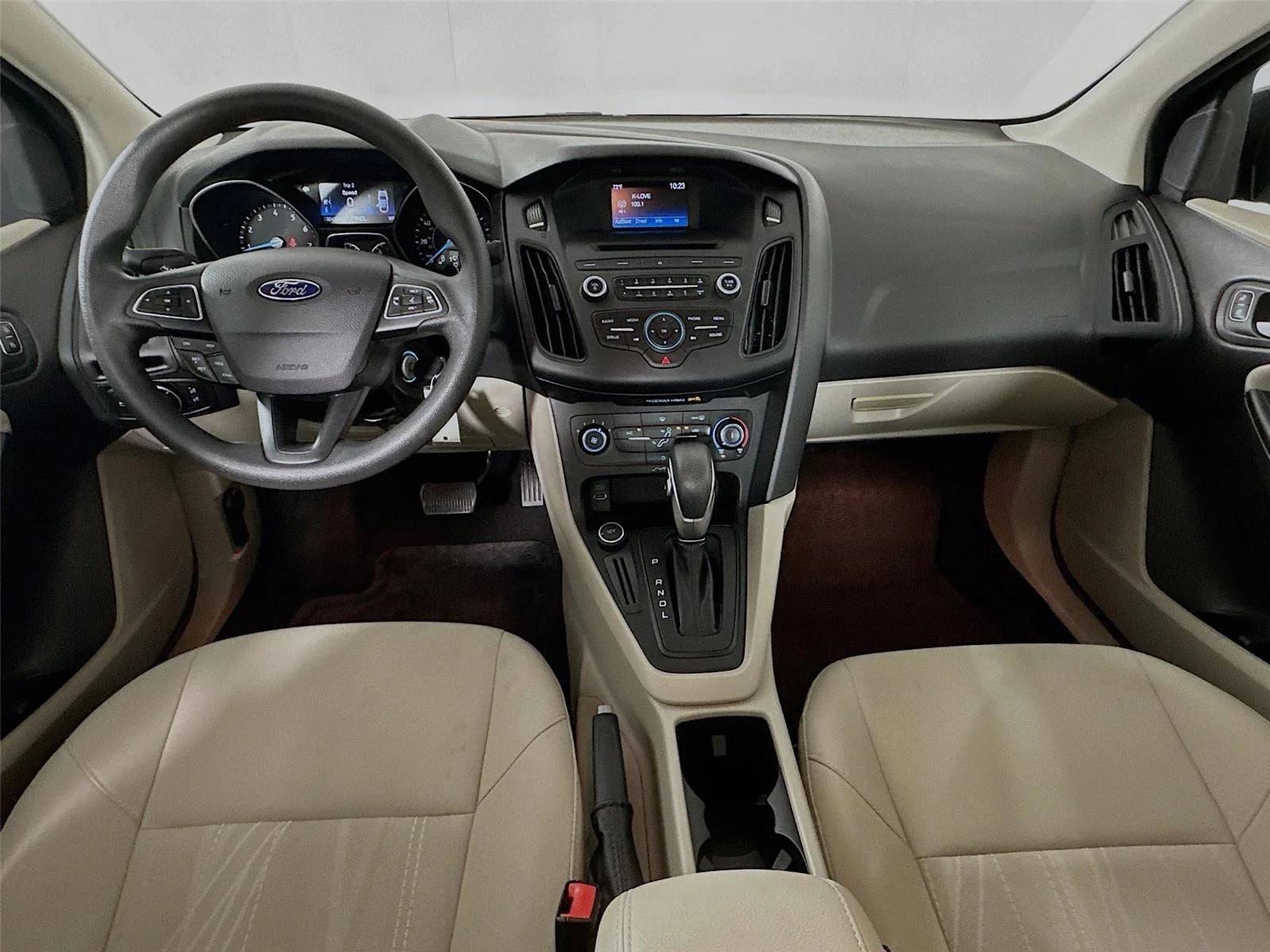 Used 2017  Ford SE image 29
