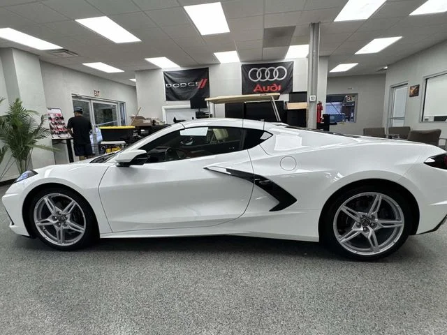 Used 2020 White Chevrolet Stingray image 5