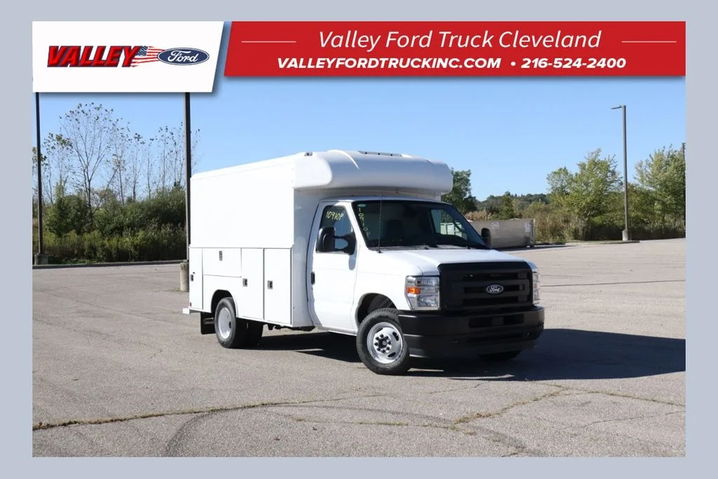 2026 Ford E-Series DRW E-350 Super Duty 138 in WB's photo