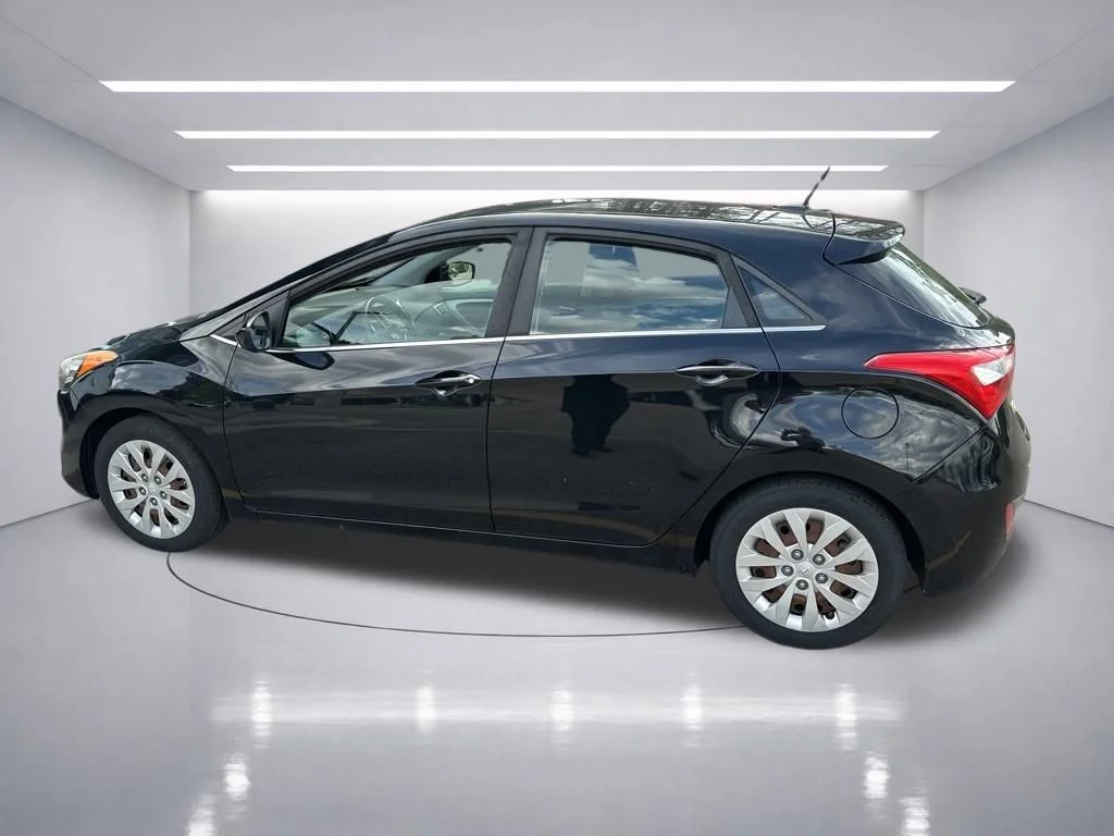 Used 2017 Black Noir Pearl Hyundai Base image 10