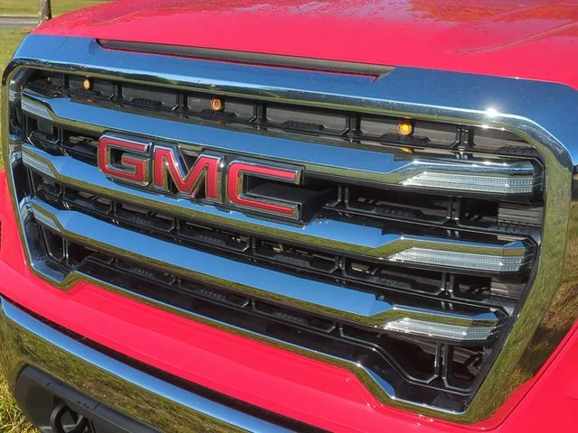 Used 2021 Red GMC SLE image 36
