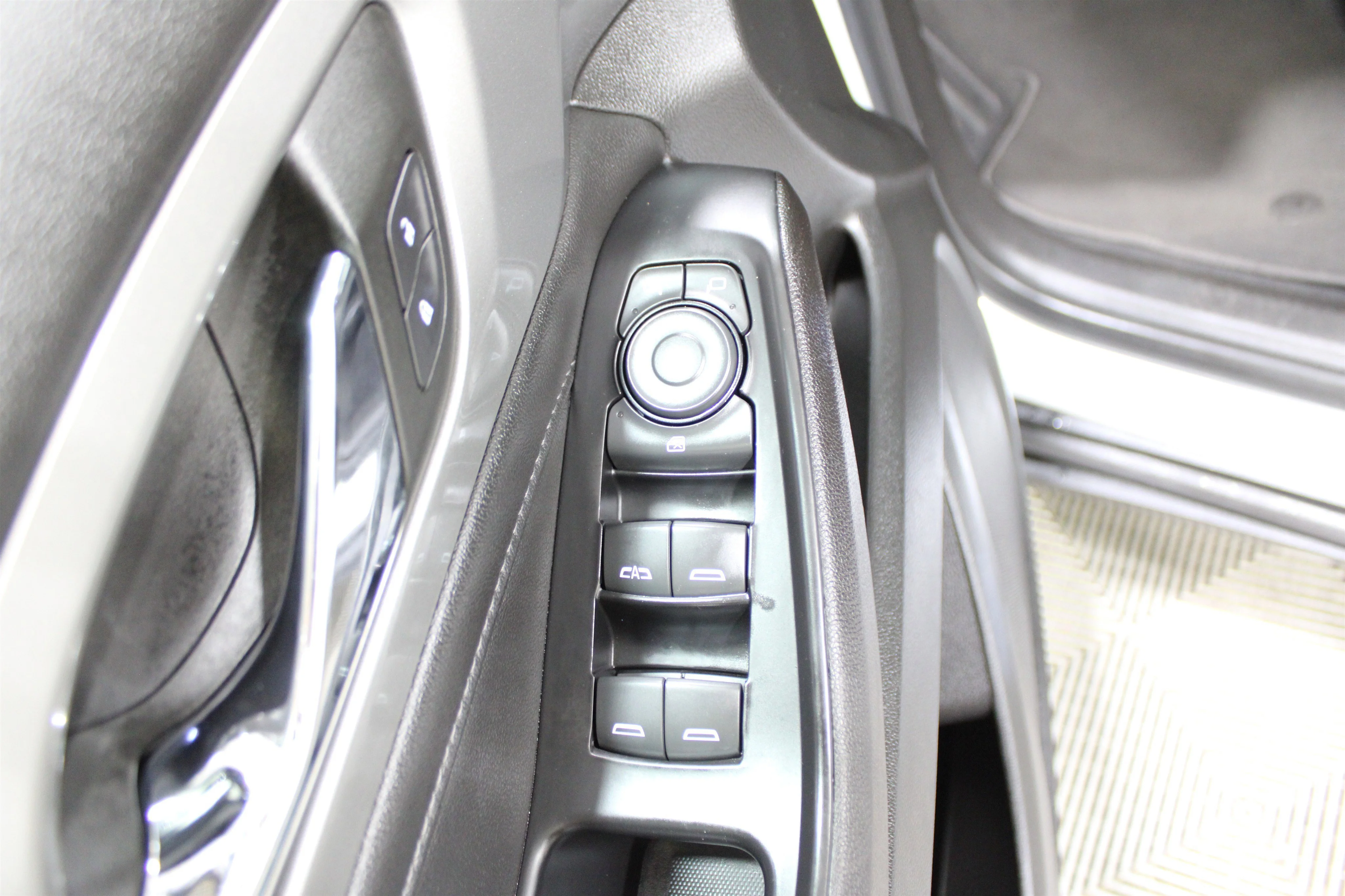 2023 Chevrolet Traverse 1LT - Photo 7
