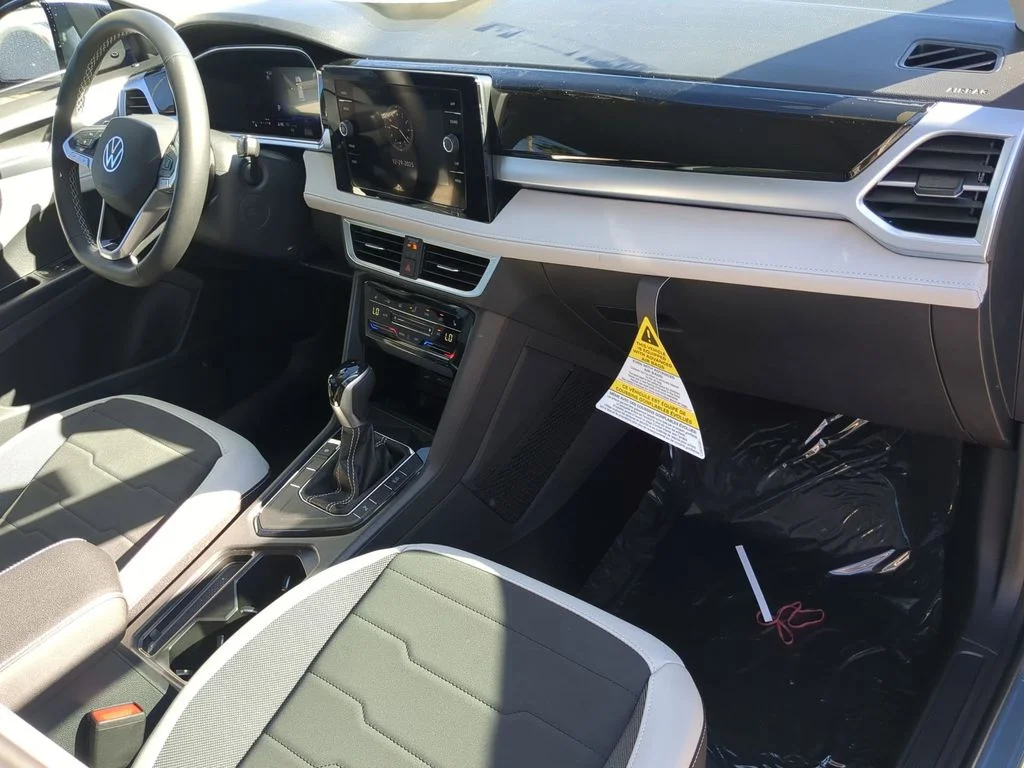 New 2026 Silver Volkswagen 1.5T SE image 11