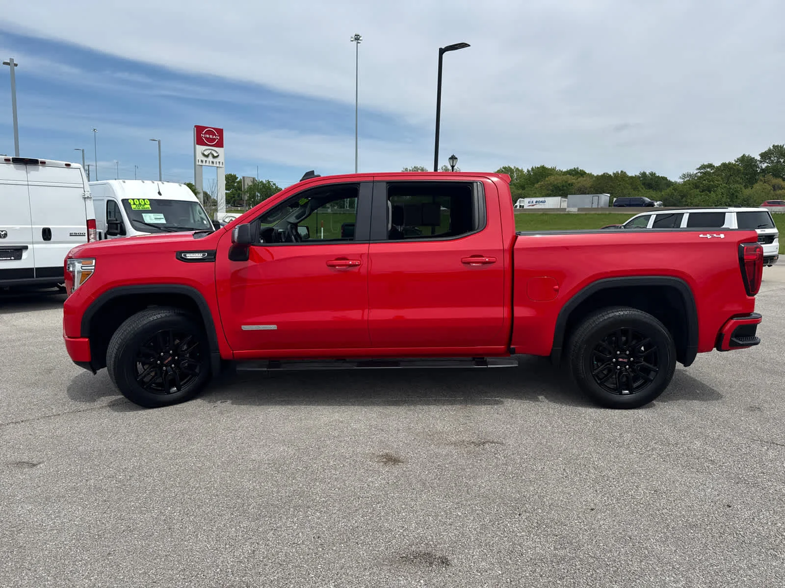 Used 2022 Cardinal Red GMC Elevation image 4