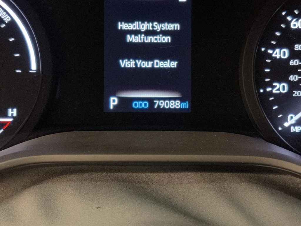 Certified Used 2022  Toyota XLE image 21