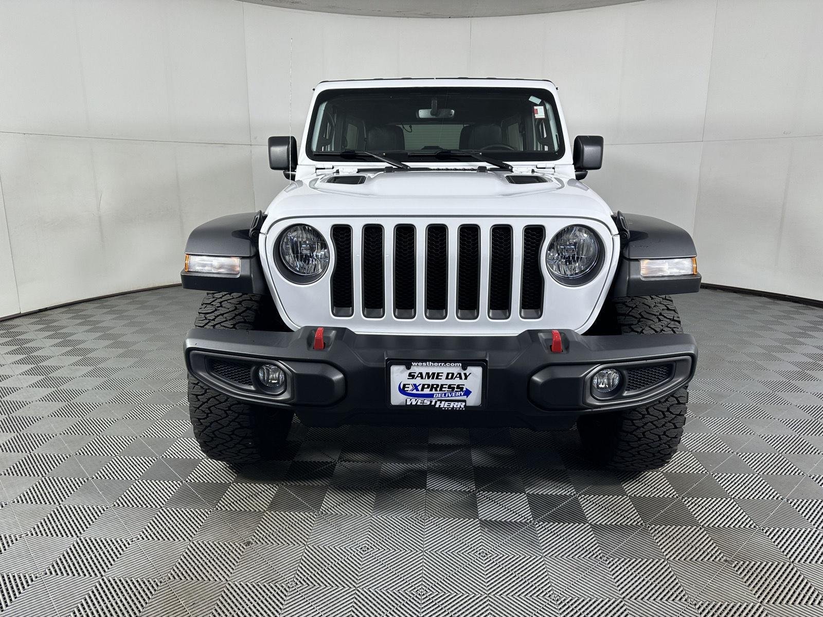 Used 2021 Bright White Clearcoat Jeep Unlimited Rubicon image 3