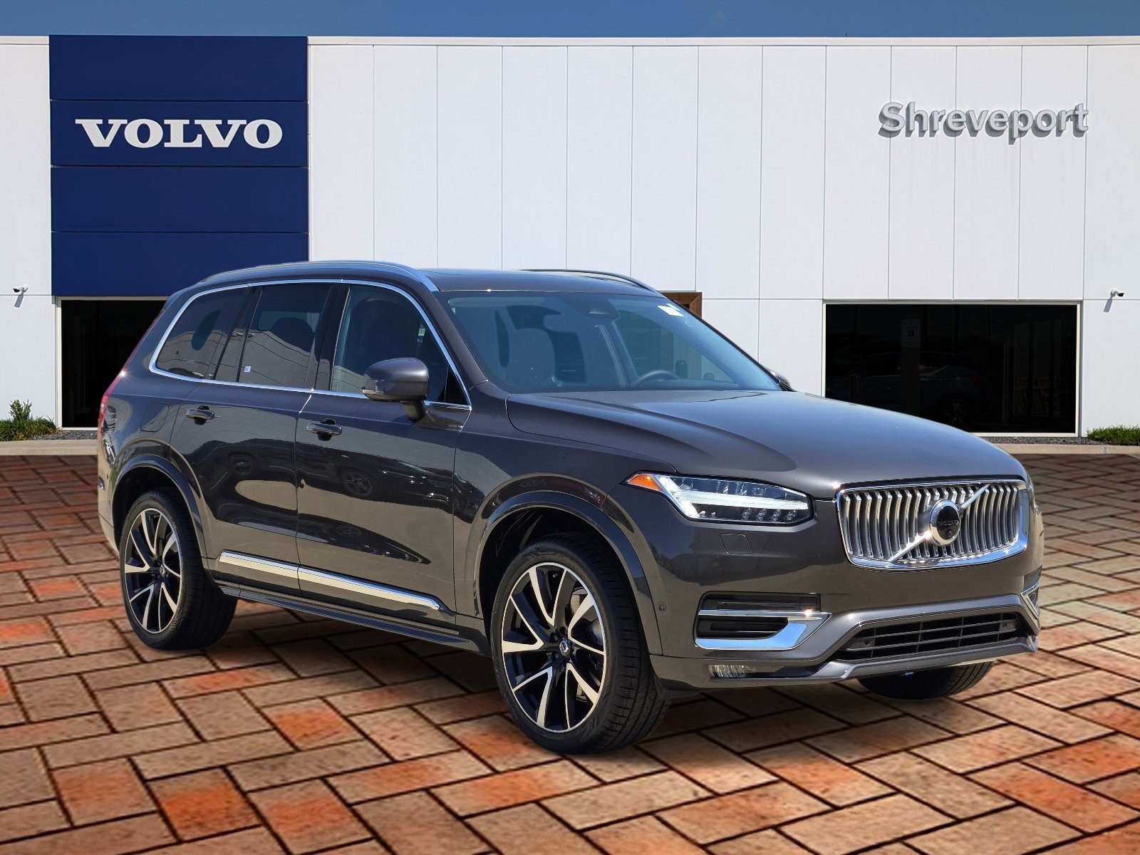 Used 2023 Platinum Gray Metallic Volvo Plus image 3